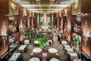 Picture of Hilton Cincinnati Netherland Plaza