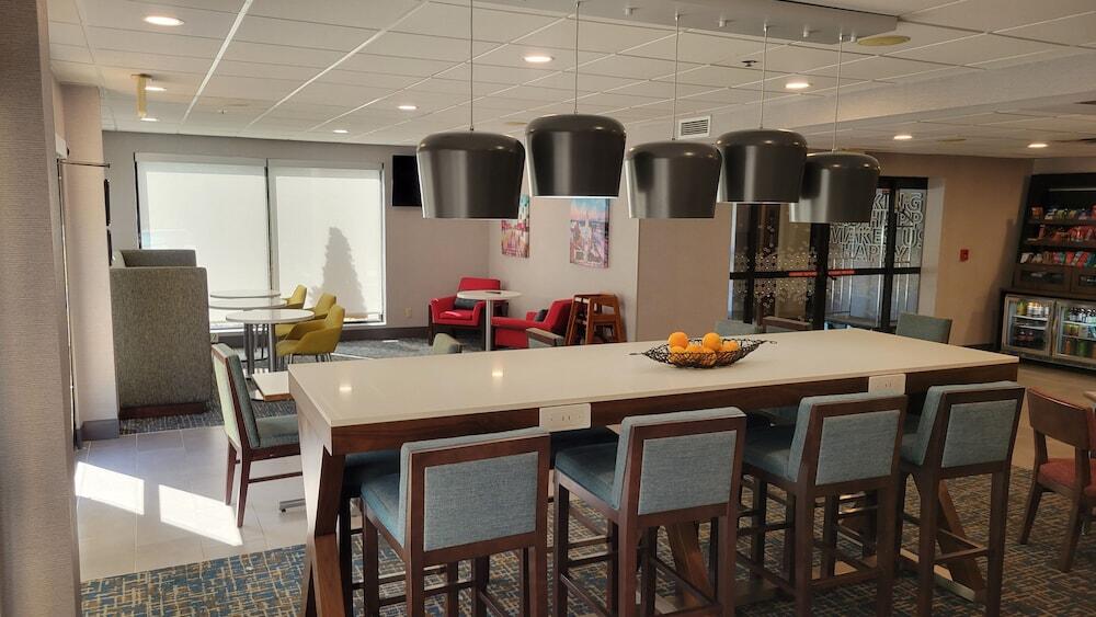 Picture of Hampton Inn Commerce