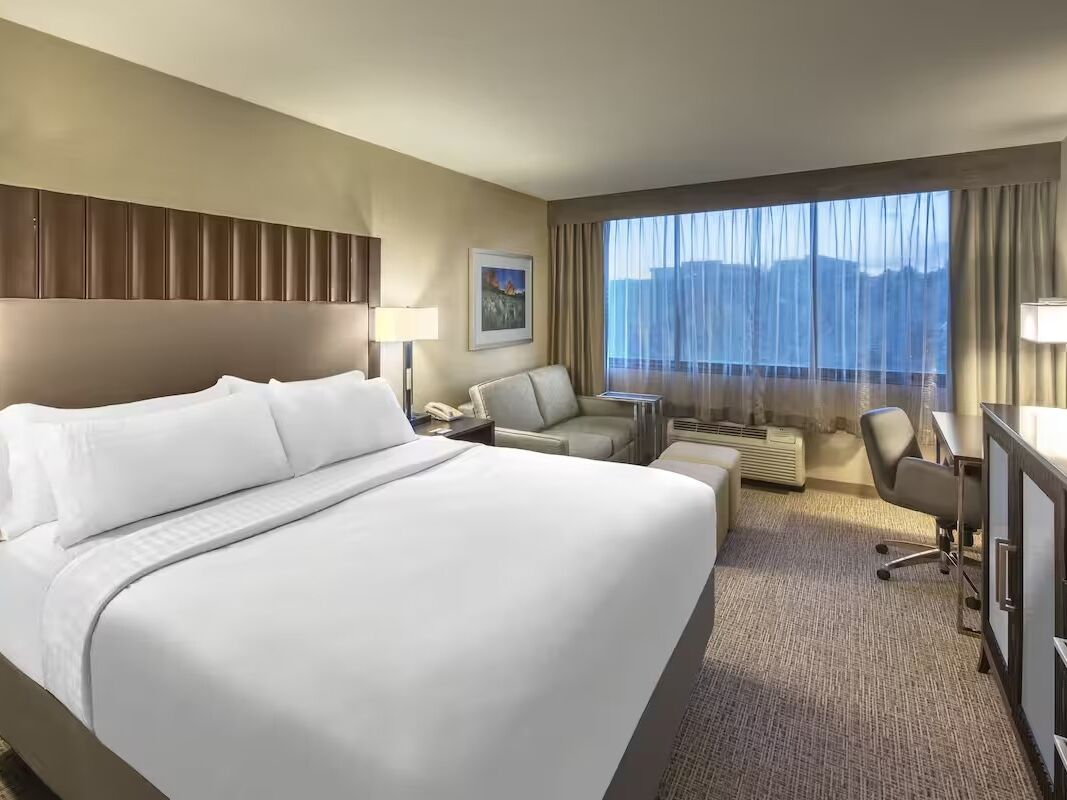 Picture of Holiday Inn Denver Lakewood