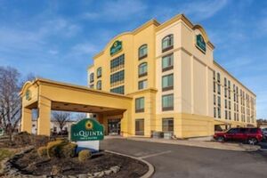 Picture of La Quinta Inn & Suites by Wyndham Garden City