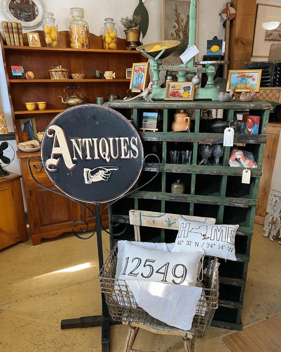Picture of Antiques on Elm