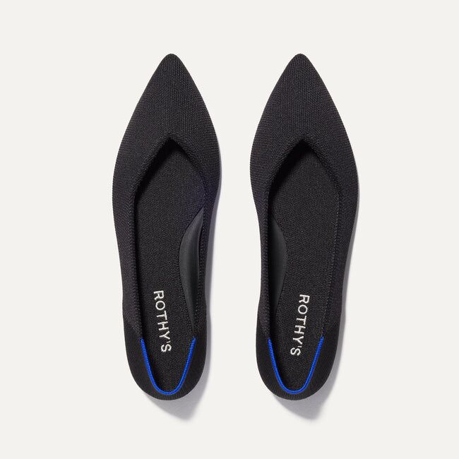 Comfortable blue and black pointed pumps 