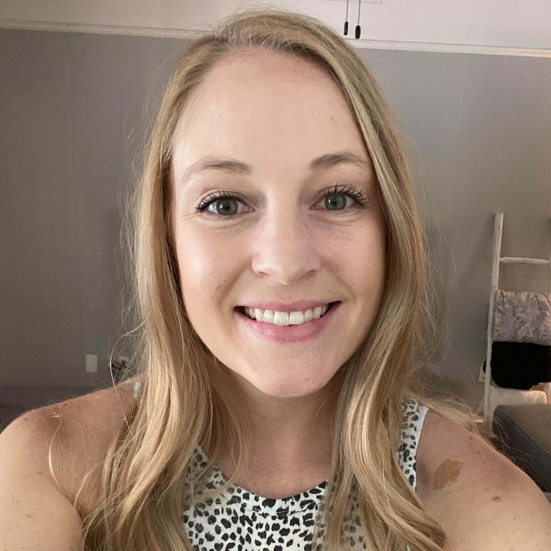 Maggie DeLoy