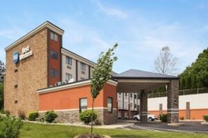 Picture of Best Western University Inn at Valparaiso