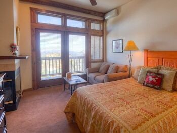 Picture of Taharaa Mountain Lodge