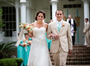 Madeline Brumfield (25 and a physical therapist) and Joe Powell (27 and a field service manager) knew they wanted to have a destination wedding, and S