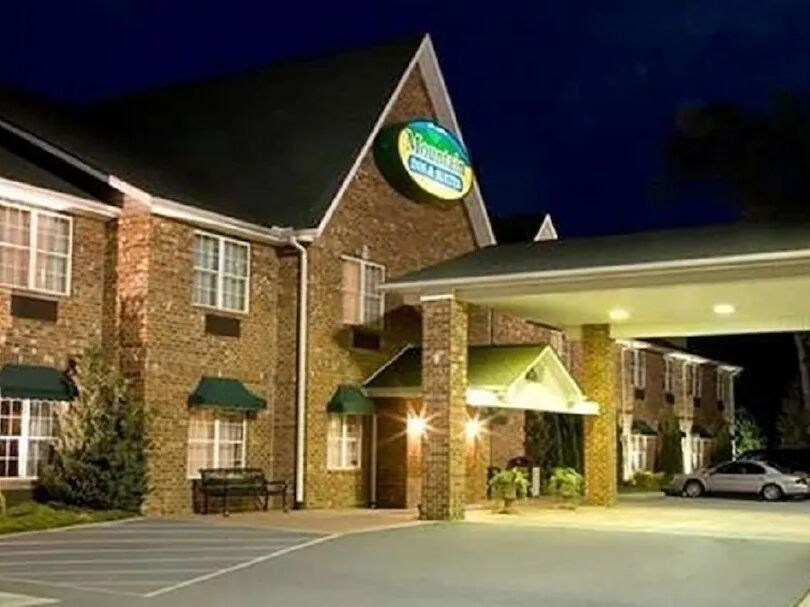 Picture of Mountain Inn & Suites Flat Rock