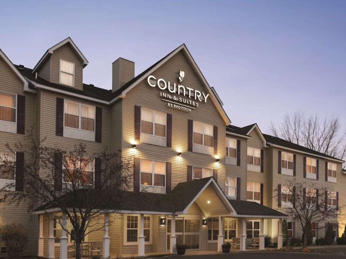 Picture of Country Inn & Suites by Radisson, Forest Lake, MN