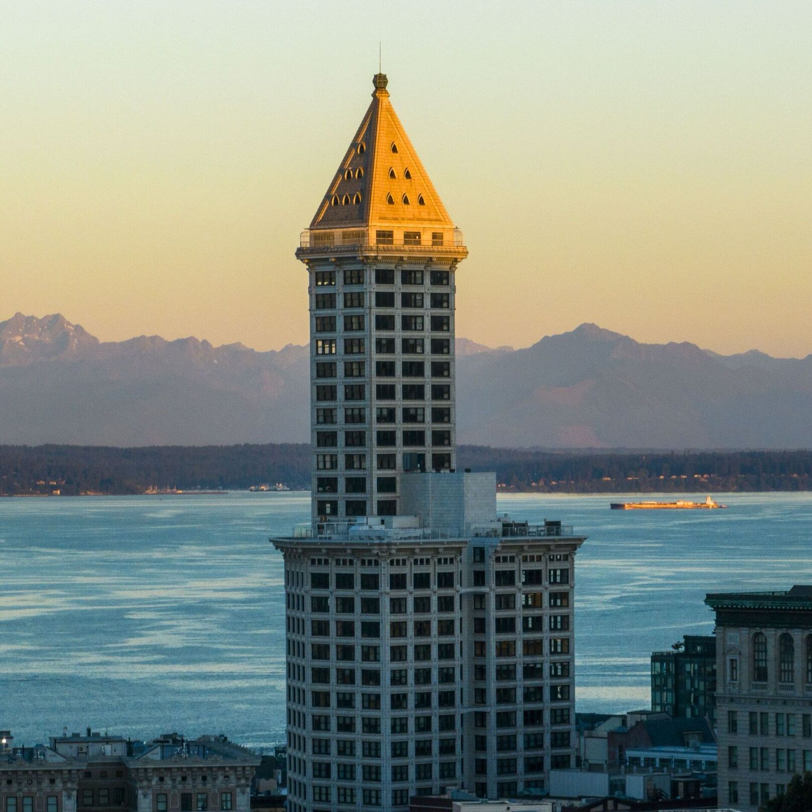 Picture of Smith Tower Observatory Bar