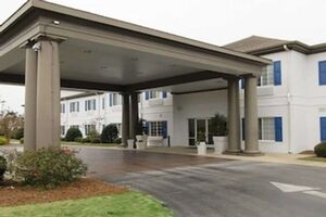 Picture of Quality Inn & Suites Sneads Ferry North Topsail Beach