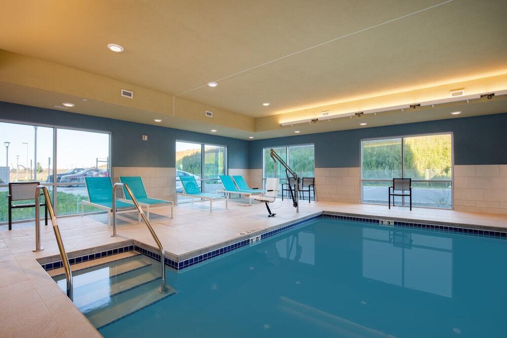 Picture of Holiday Inn Express & Suites Beloit by IHG