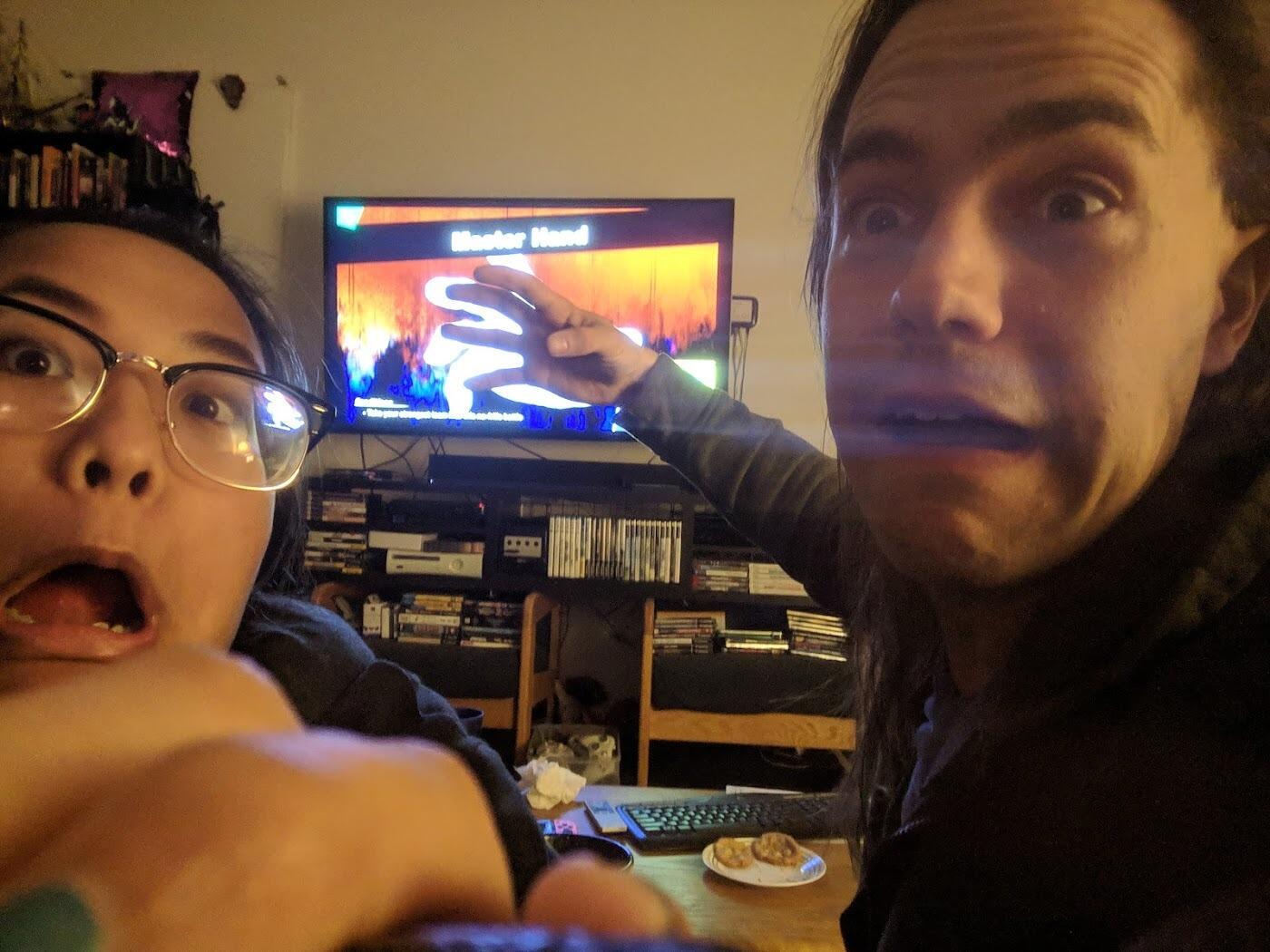 We took on the Master Hand and saved all of the Smash Bros. :) 

Chúng tôi đã đánh bại Master Hand và giải cứu toàn bộ các Smash Bros. :)