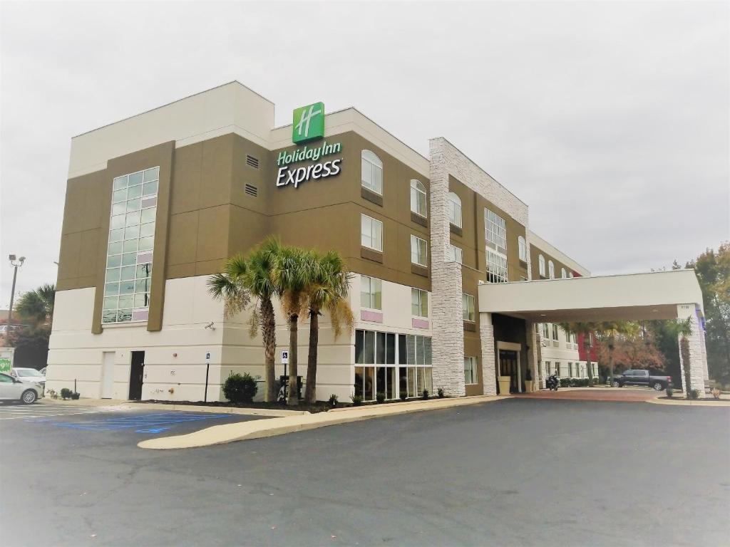 Picture of Holiday Inn & Suites Columbia NE - Ft Jackson Area by IHG