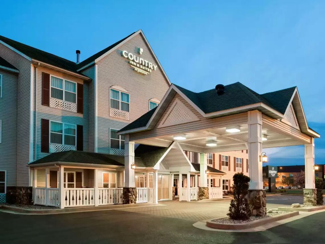 Picture of Country Inn & Suites by Radisson, Stevens Point, WI