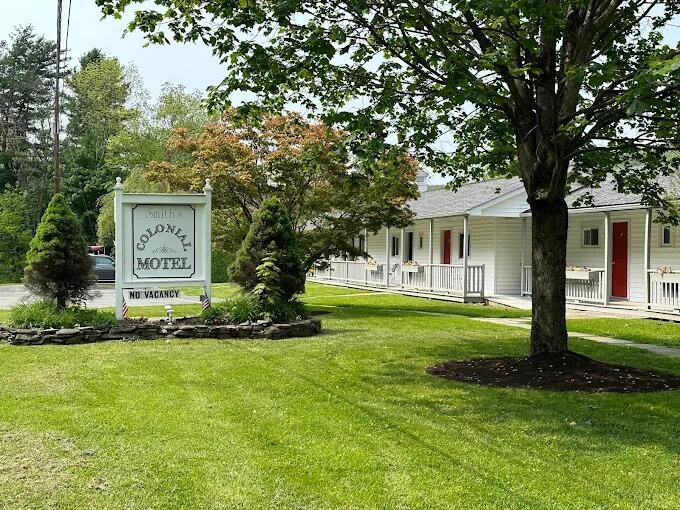 Picture of Smith's Colonial Motel