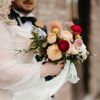 Intimate Wedding with Antique Vibes and Bold Floral