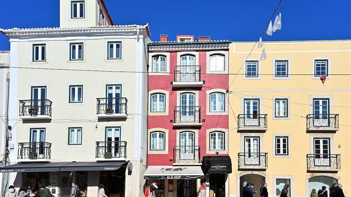 Picture of Famous Crows Lisbon Suites