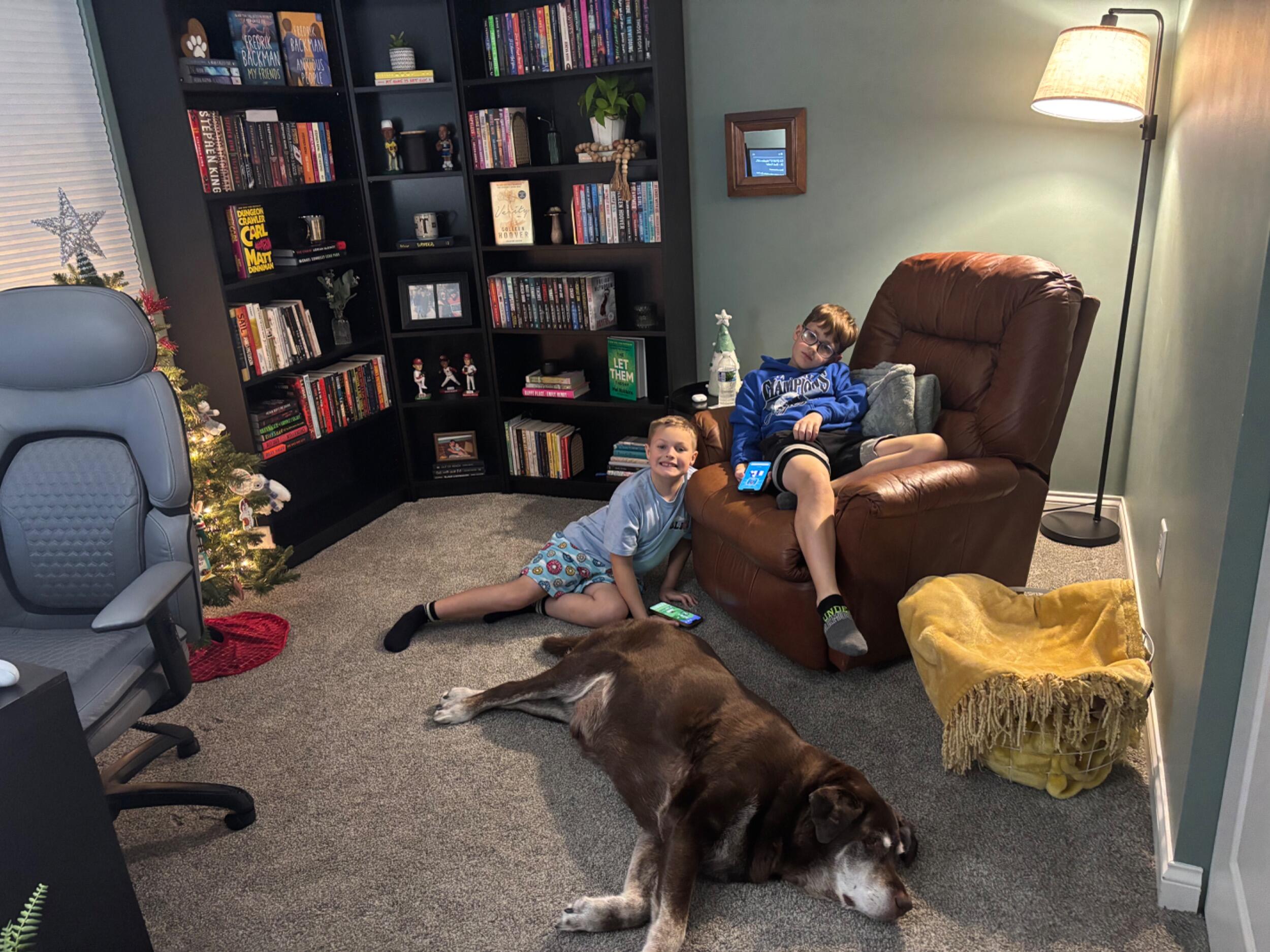 Our first time hosting Christmas & Duke loved all of Andrew’s family! 