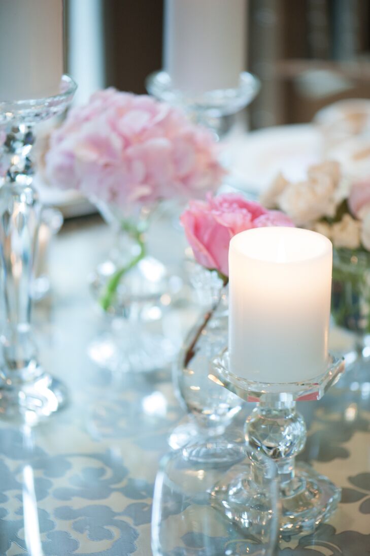 "I did not want a large flower display, but more as an accent piece to the tables and decor," Kristine says.