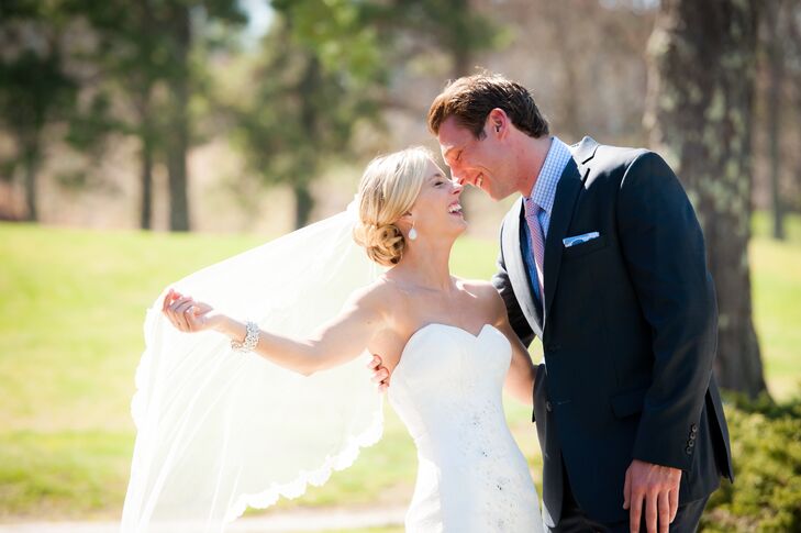 Nicole Lamoureux (29 and works in marketing) and Dan DeRoma (30 and a construction project manager) met as freshmen in college, becoming friends until