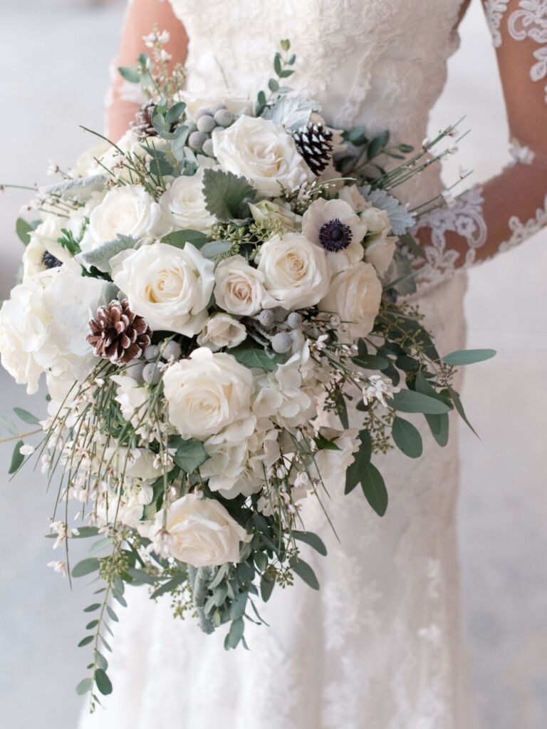 winter wedding ideas pinecones in bouquet