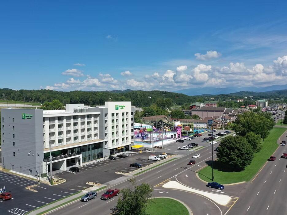 Picture of Holiday Inn & Suites Pigeon Forge Convention Center by IHG