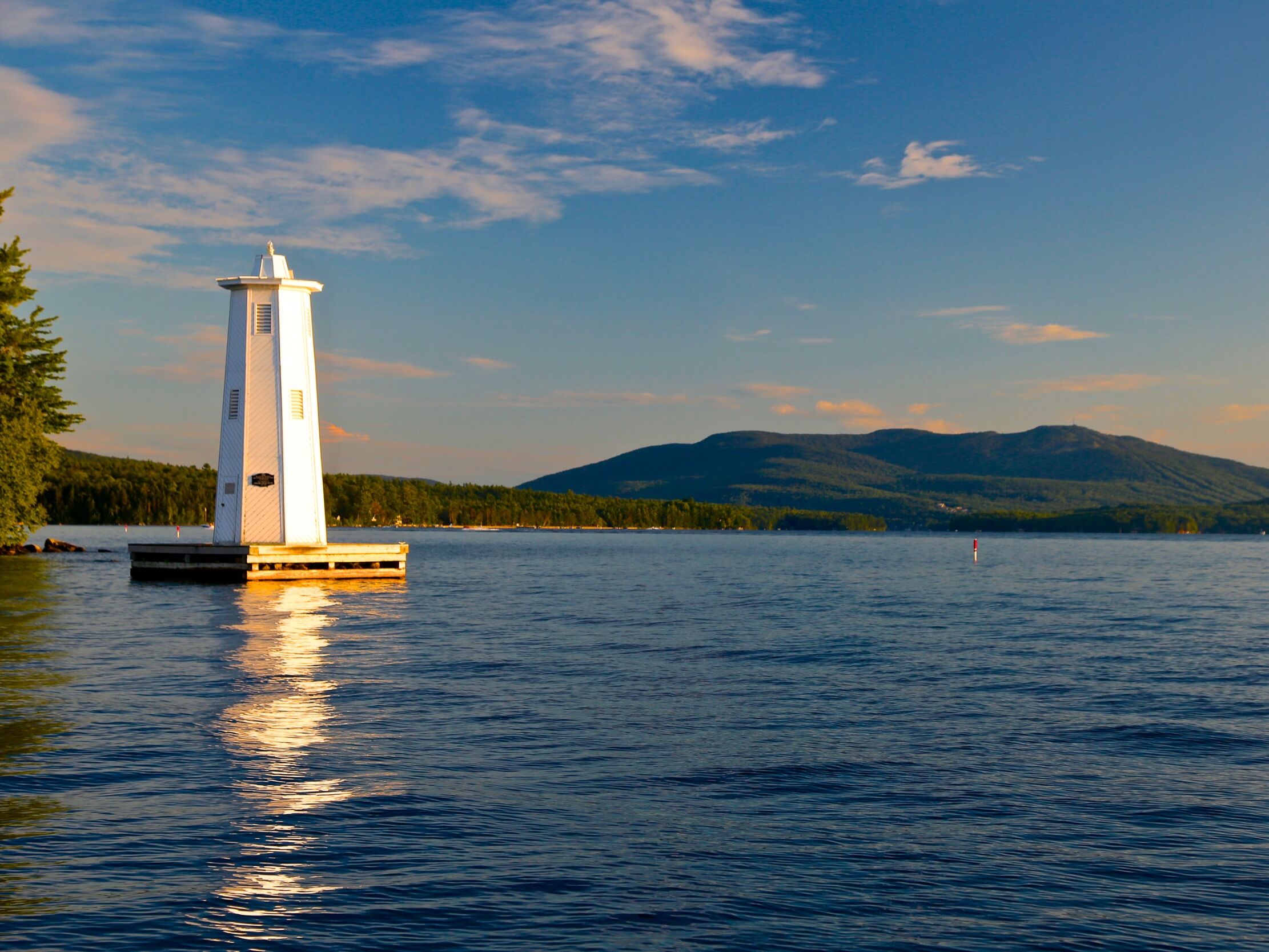 Picture of Scenic Lake Sunapee Boat Cruise