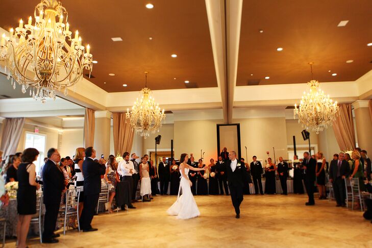 Kristen and Keith shared their first dance as husband and wife in the grand ballroom at the Pinnacle Golf Club.