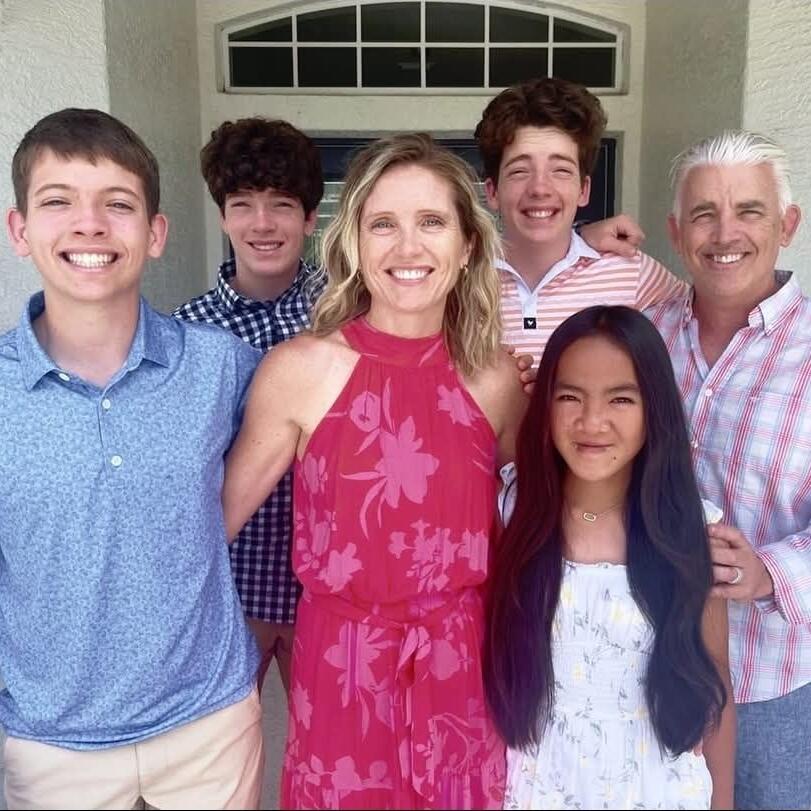 Kris & Meg Flammang with Jackson, Quinn, Cooper, & Maya