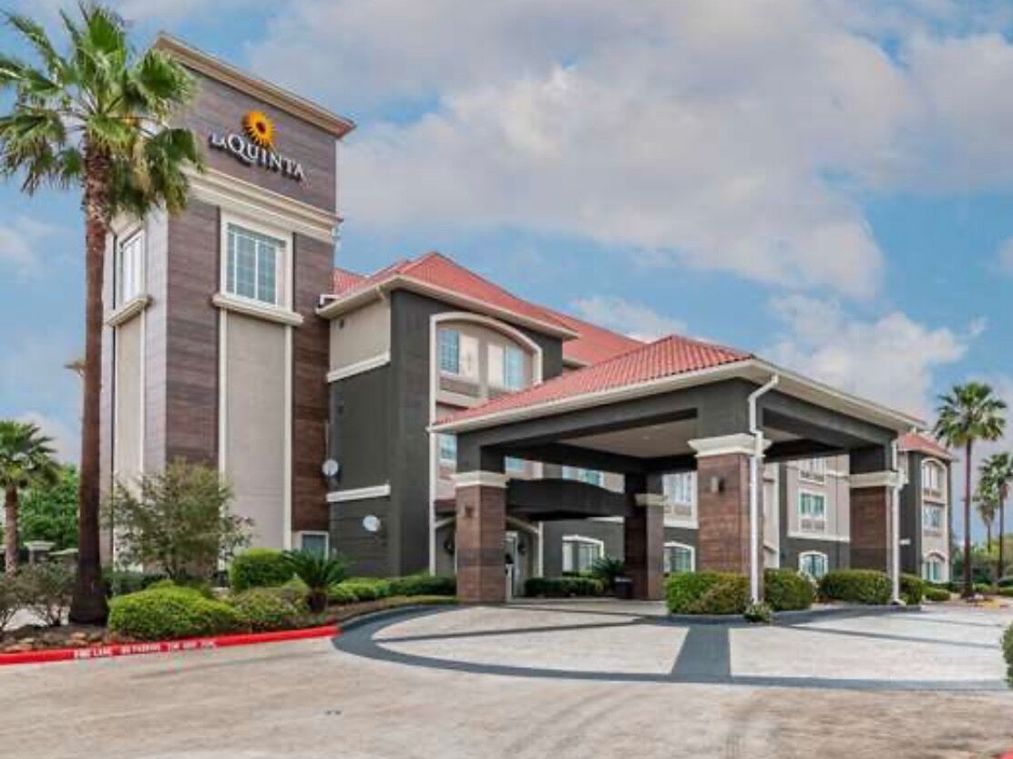 Picture of La Quinta Inn & Suites by Wyndham Tomball