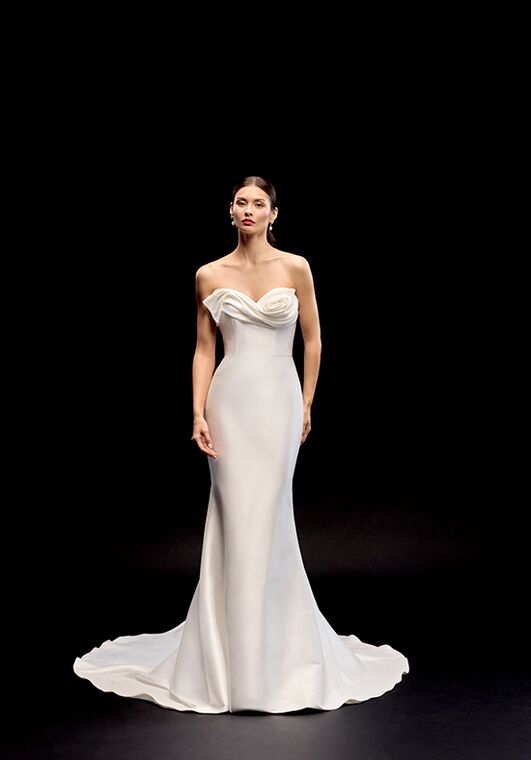 Justin Alexander Signature Yue Fit-and-Flare Wedding Dress - 3