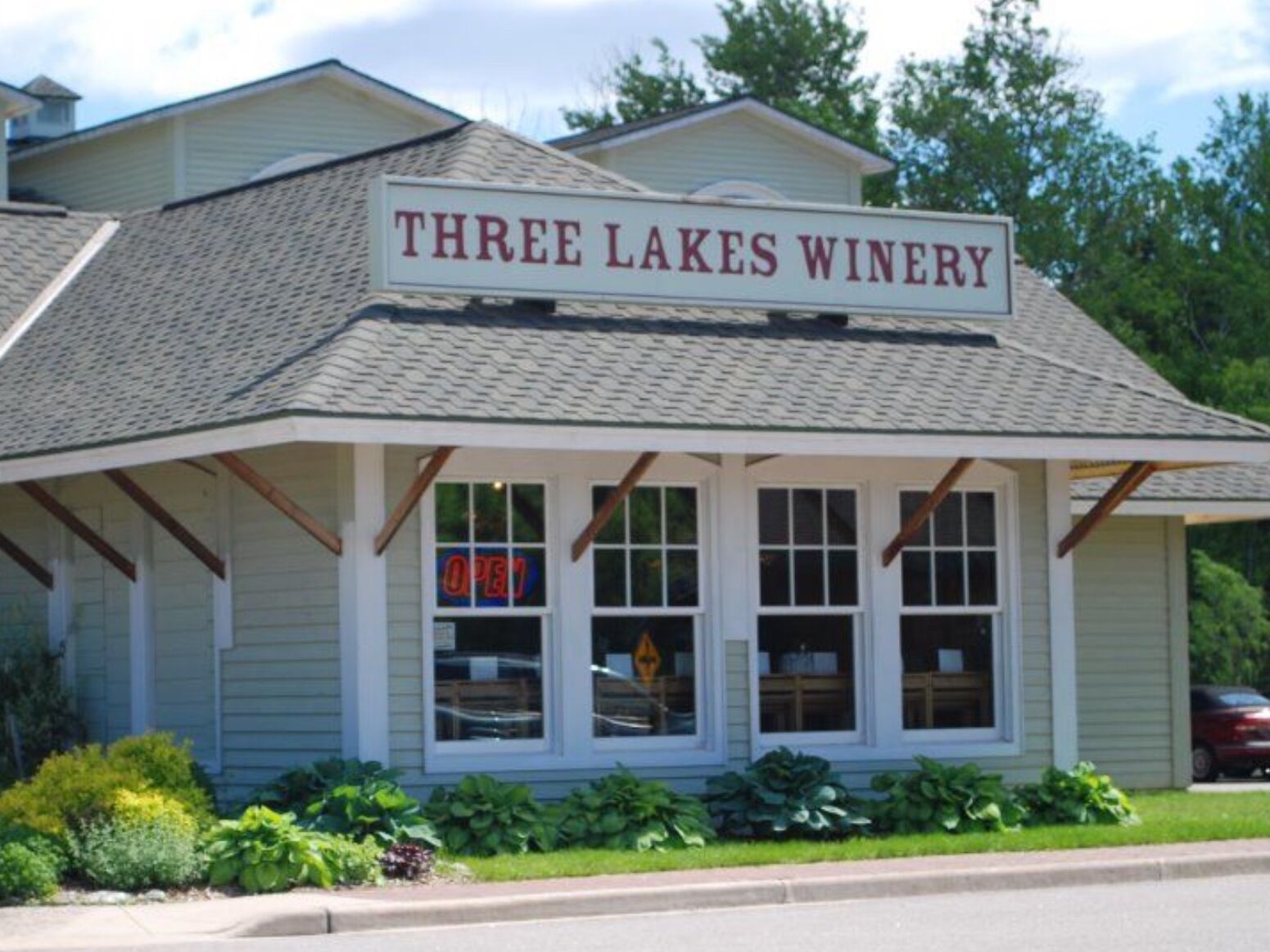 Picture of Three Lakes Winery