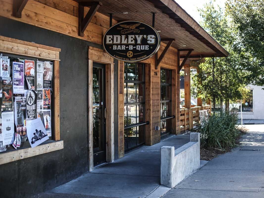 Picture of Edley's Bar-B-Que