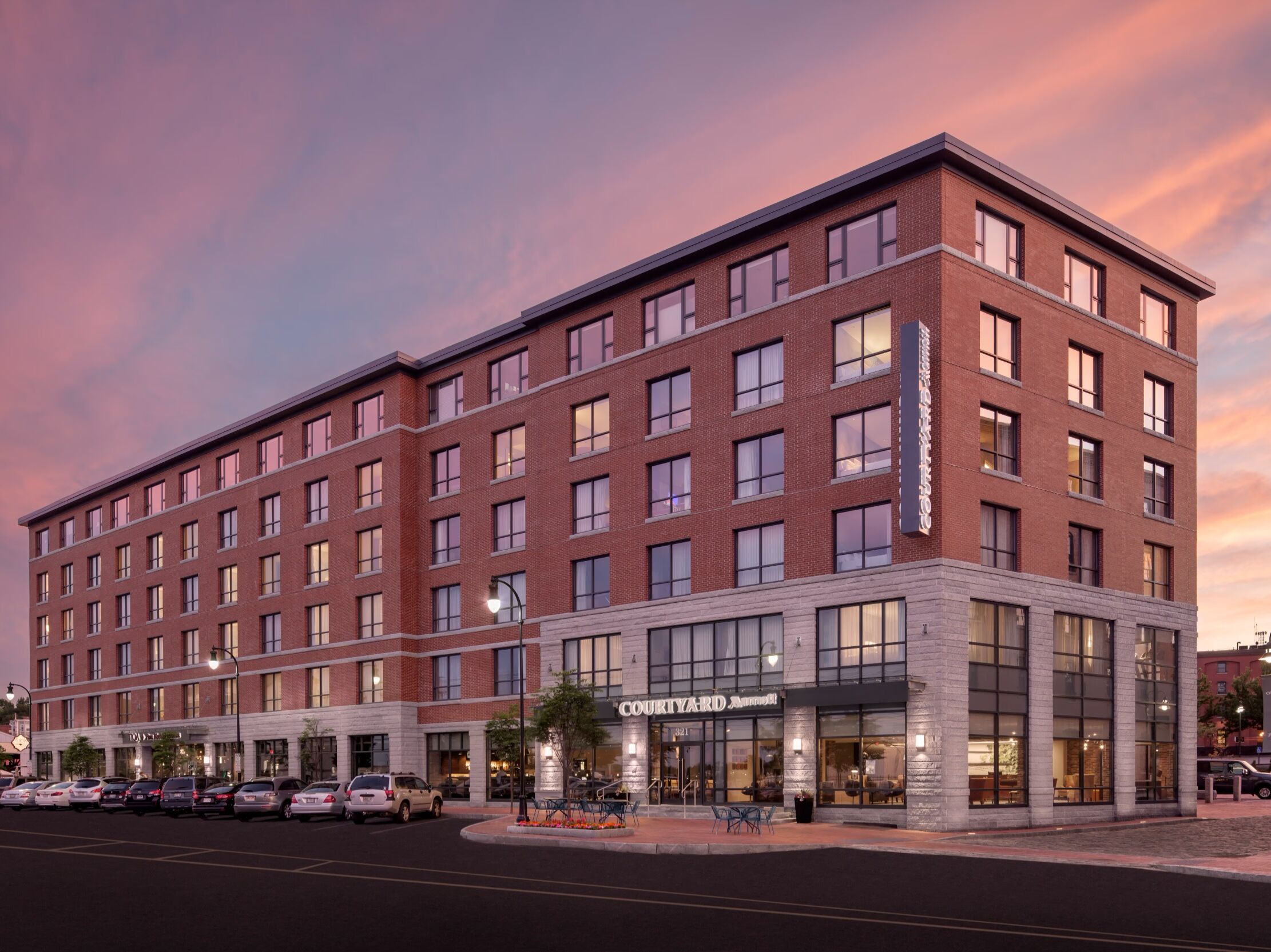 Picture of Courtyard Portland Downtown/Waterfront