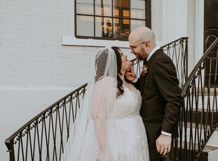 Rosey Blair (33 and a social media creator) and Houston Hardaway (31 and a social media manager) celebrated their marriage with an eclectic-meets-vint