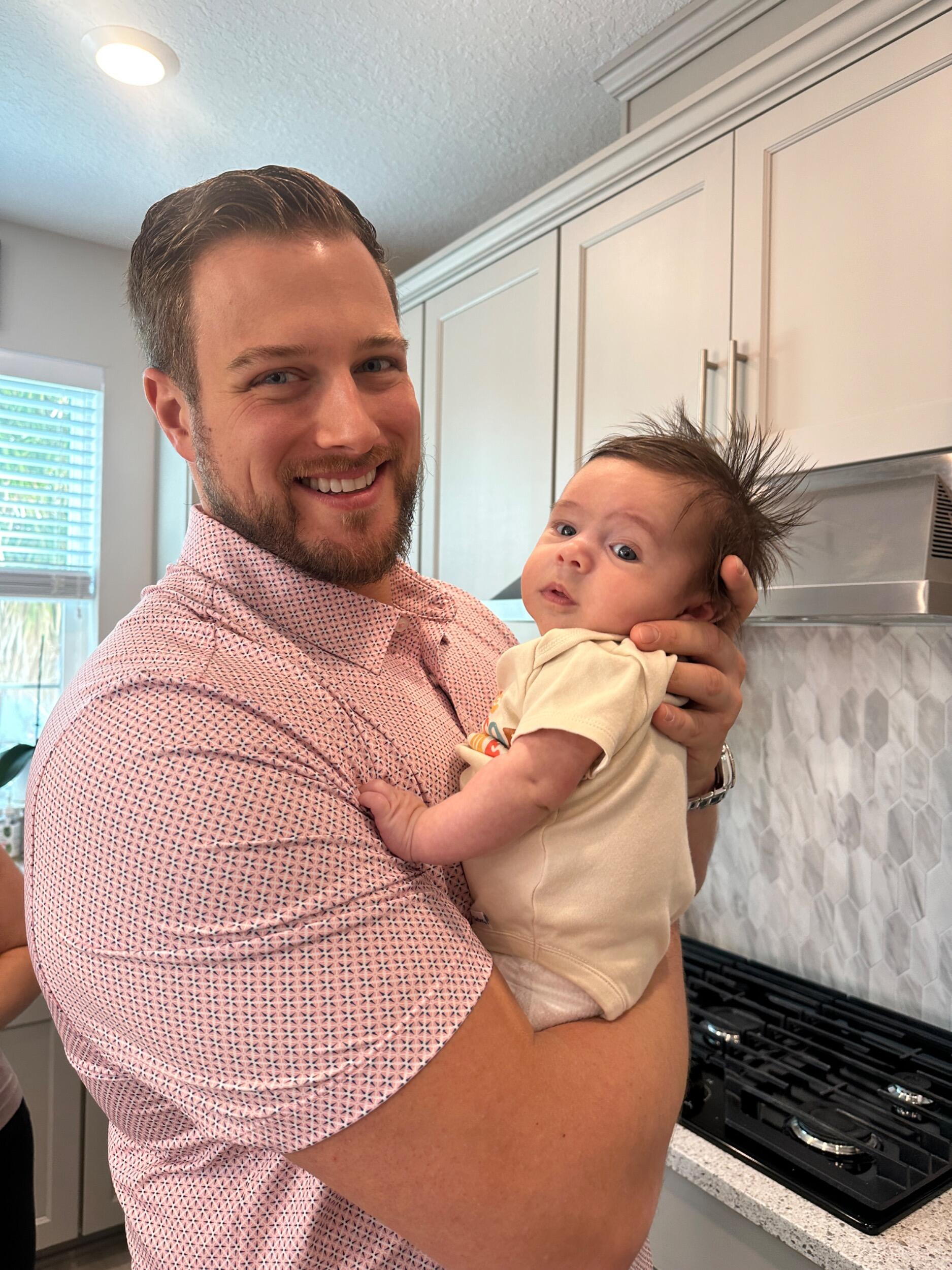 David meet's Gail's nephew Carter!