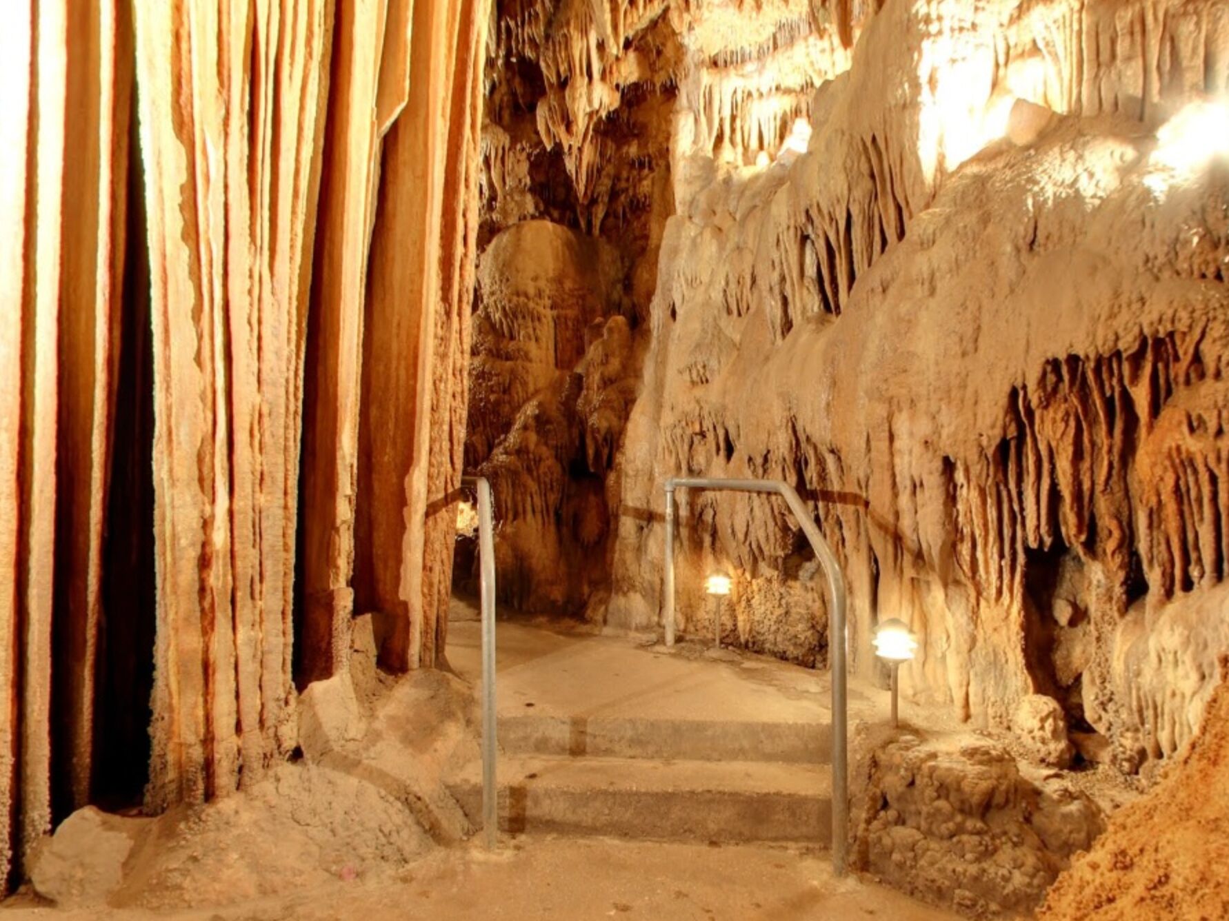 Picture of Bridal Cave & Thunder Mountain Park