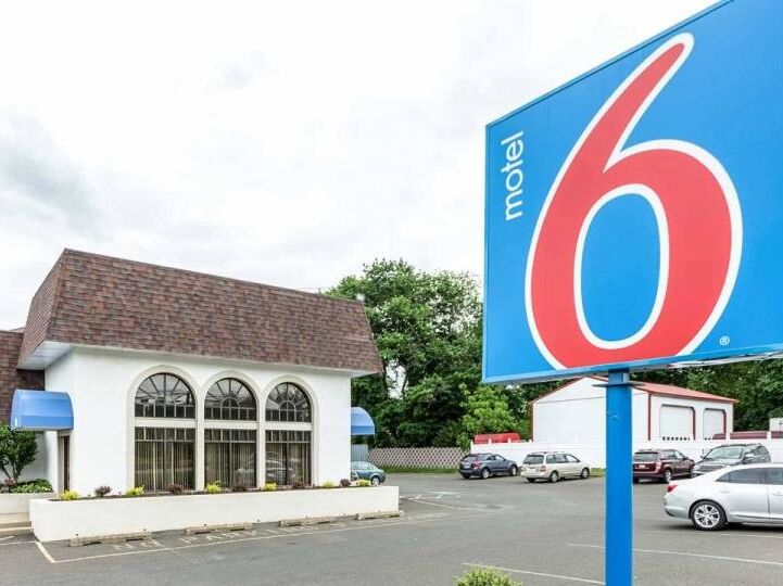 Picture of Motel 6 Warminster, PA