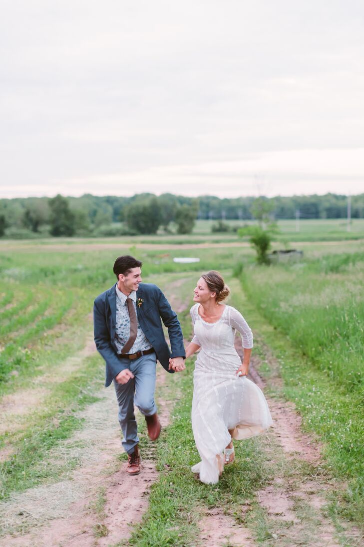 Quarter-Sleeve Ivory Wedding Dress