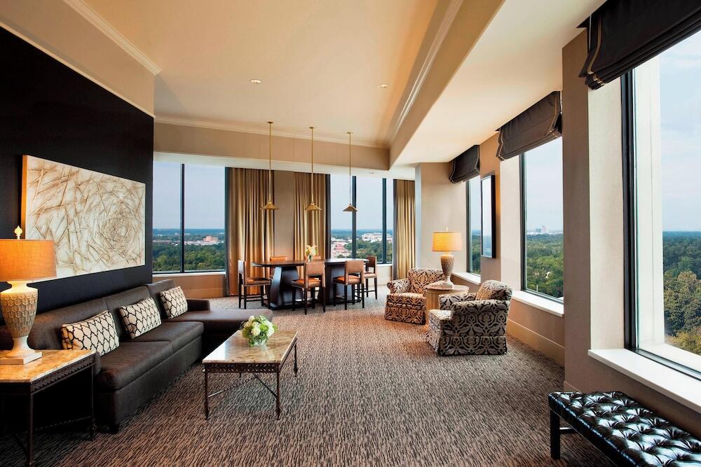 Picture of Sheraton Greensboro at Four Seasons