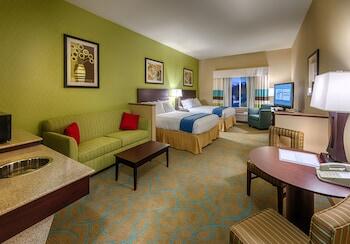 Picture of Holiday Inn Express Hotel & Suites