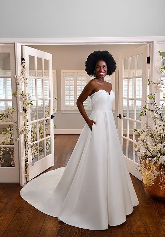 Essense of Australia D3320 Ball Gown Wedding Dress - 2