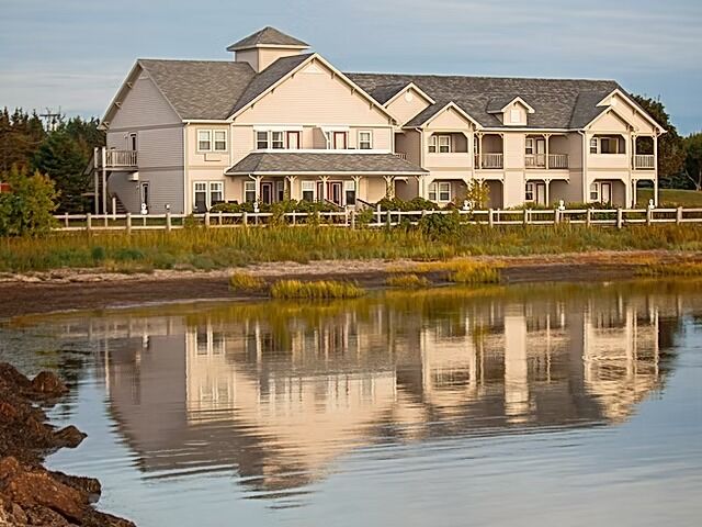 Picture of Northport Pier Inn