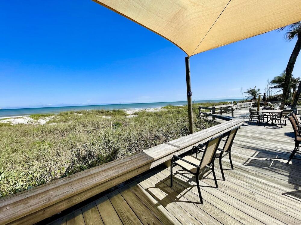 Picture of Surf Studio Beach Resort
