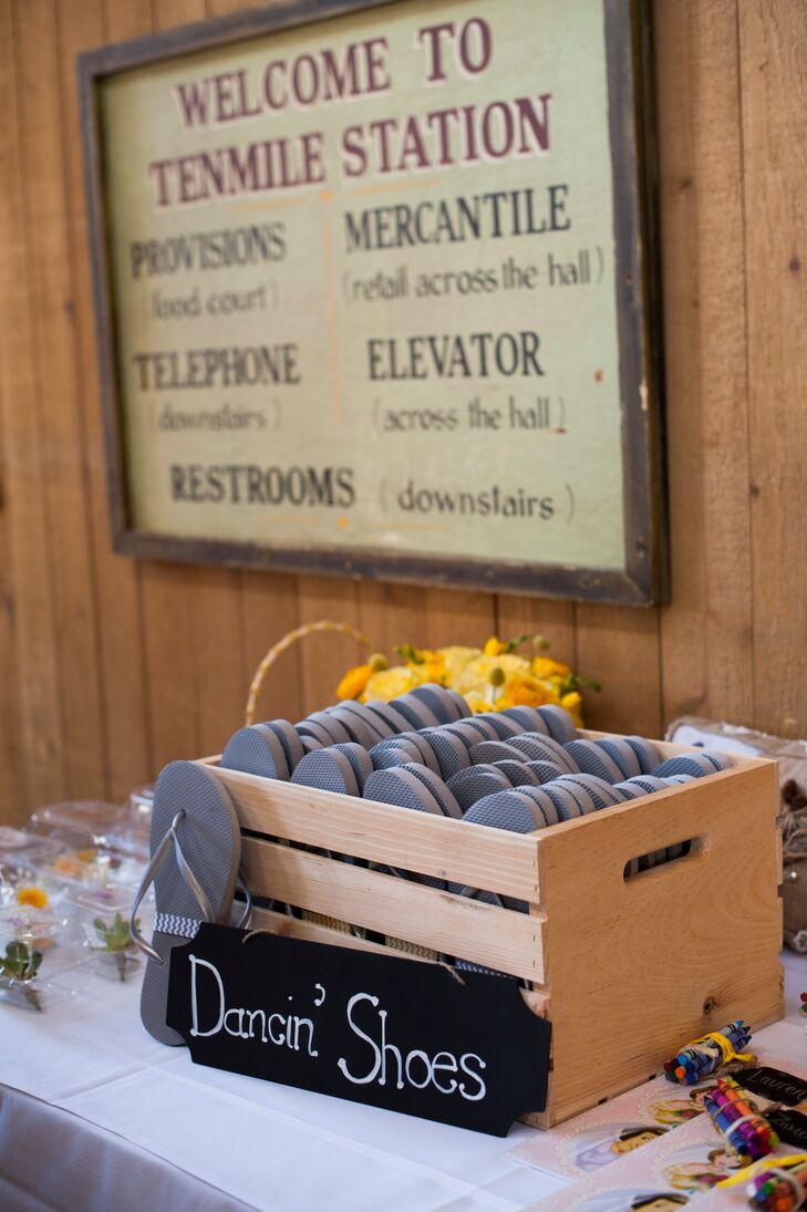 Jessica and Phil gave guests gray flip flops to help keep their feet happy on the dance floor.