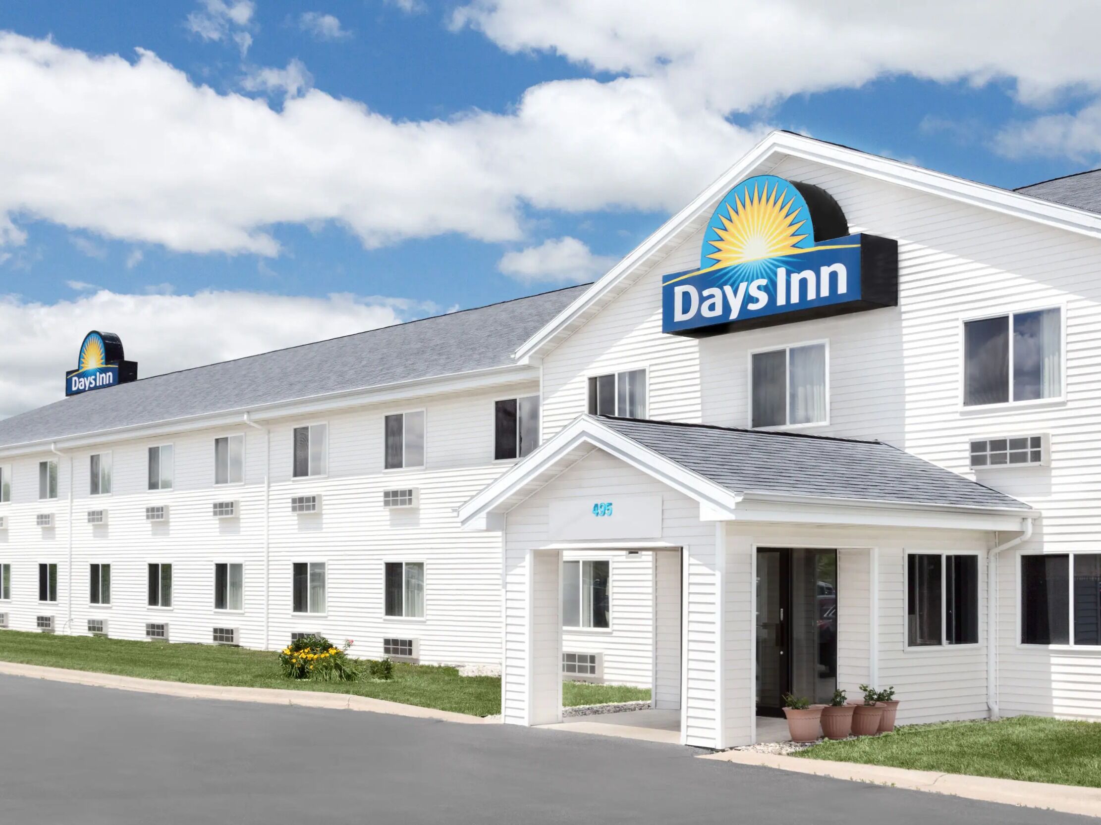 Picture of Days Inn by Wyndham Neenah