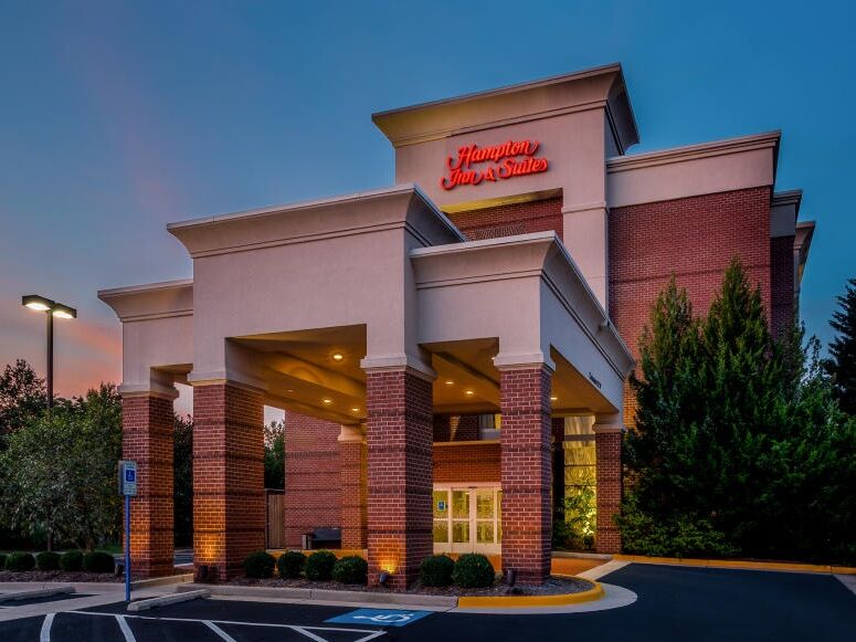 Picture of Hampton Inn & Suites Herndon-Reston