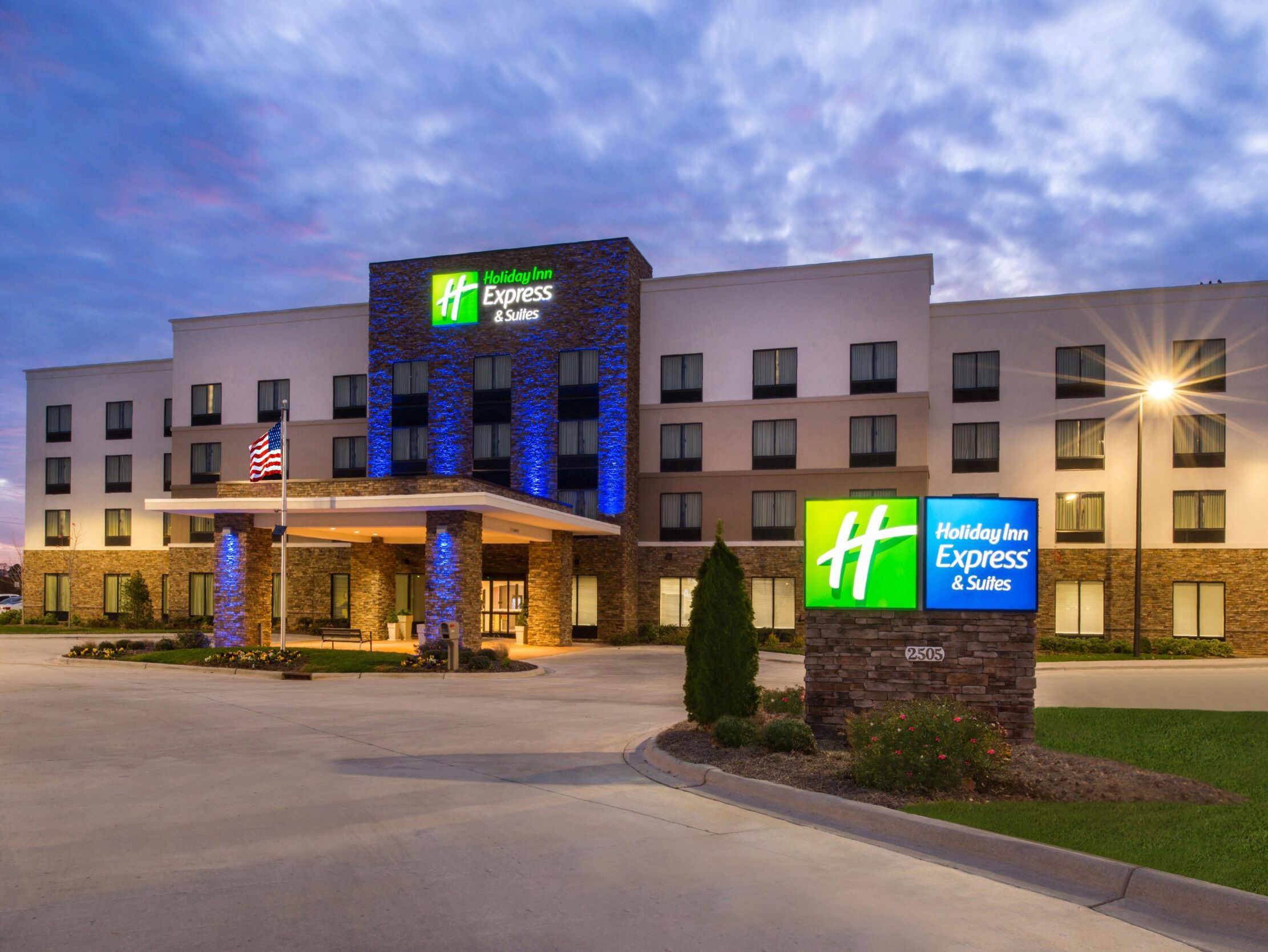 Picture of Holiday Inn Express & Suites Monroe