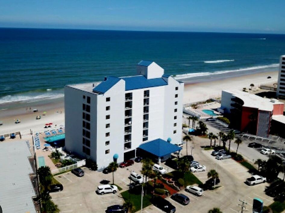 Picture of Tropical Winds Oceanfront Hotel