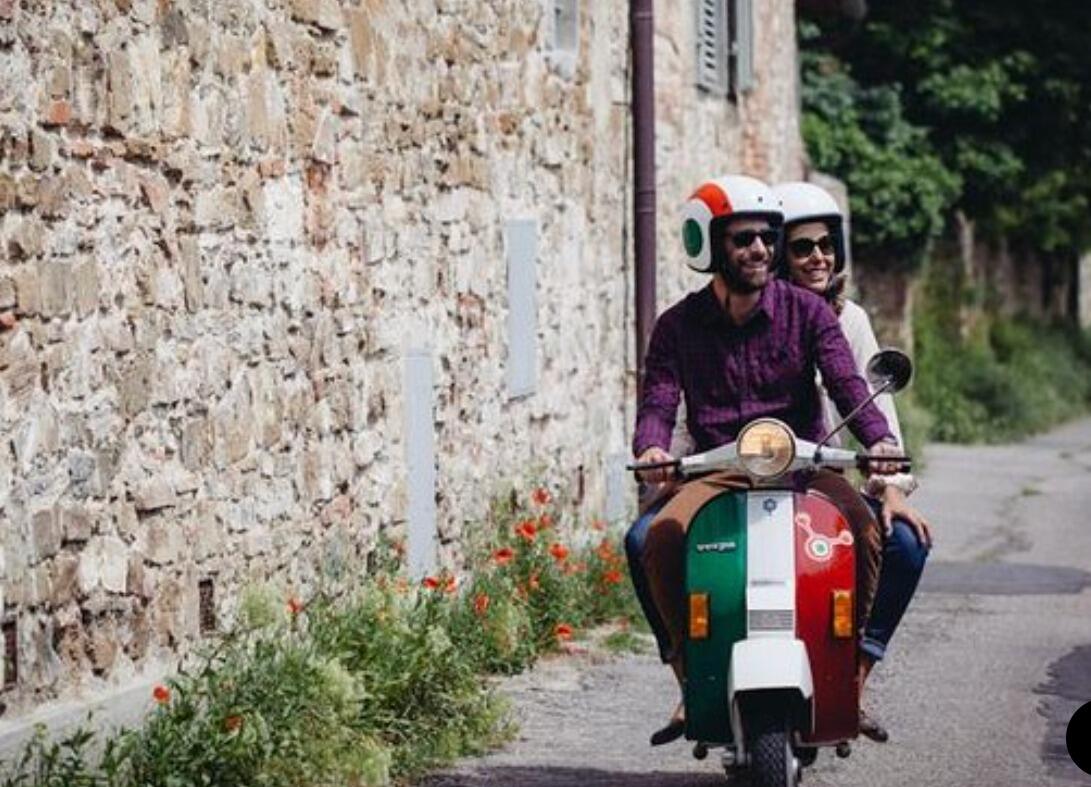 Picture of Tuscany Vespa Tours